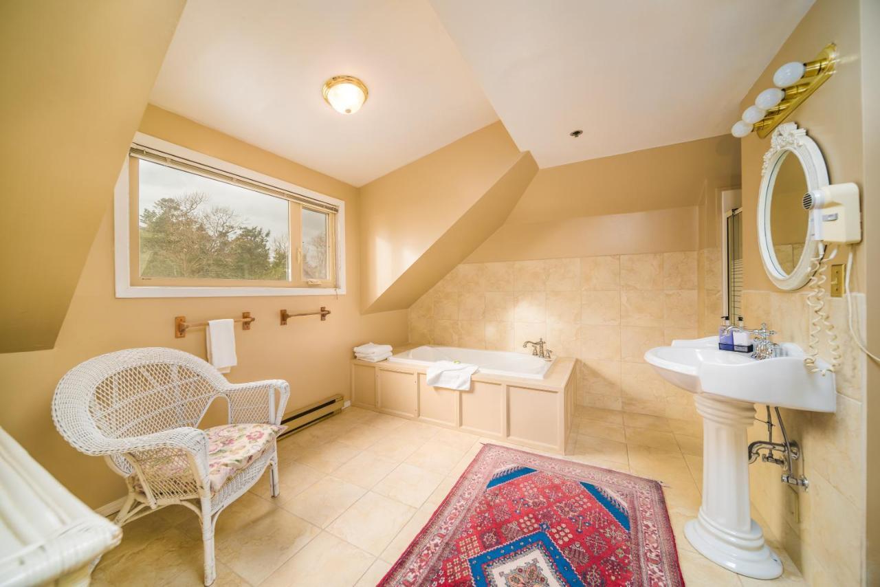 Dashwood Manor Seaside Bed & Breakfast Victoria Kültér fotó