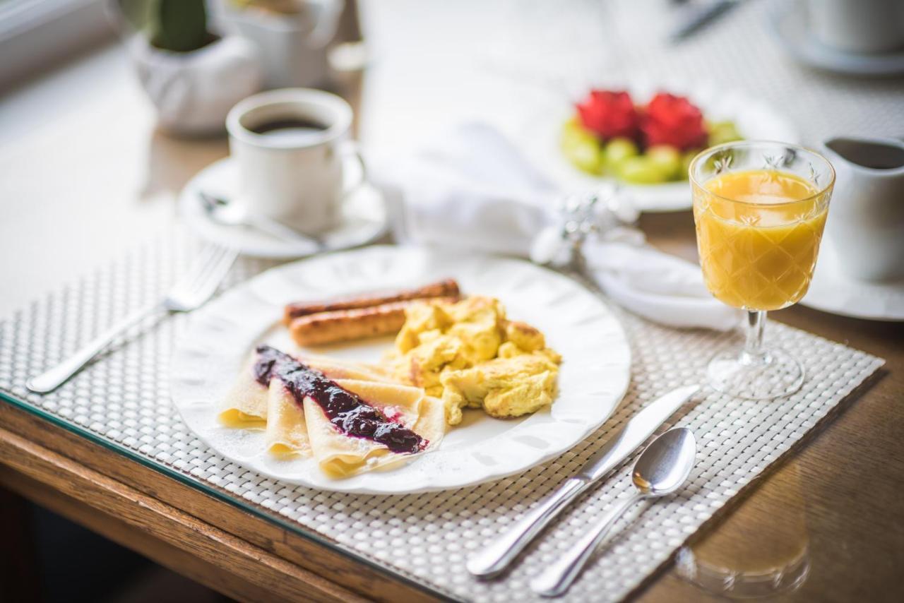 Dashwood Manor Seaside Bed & Breakfast Victoria Kültér fotó