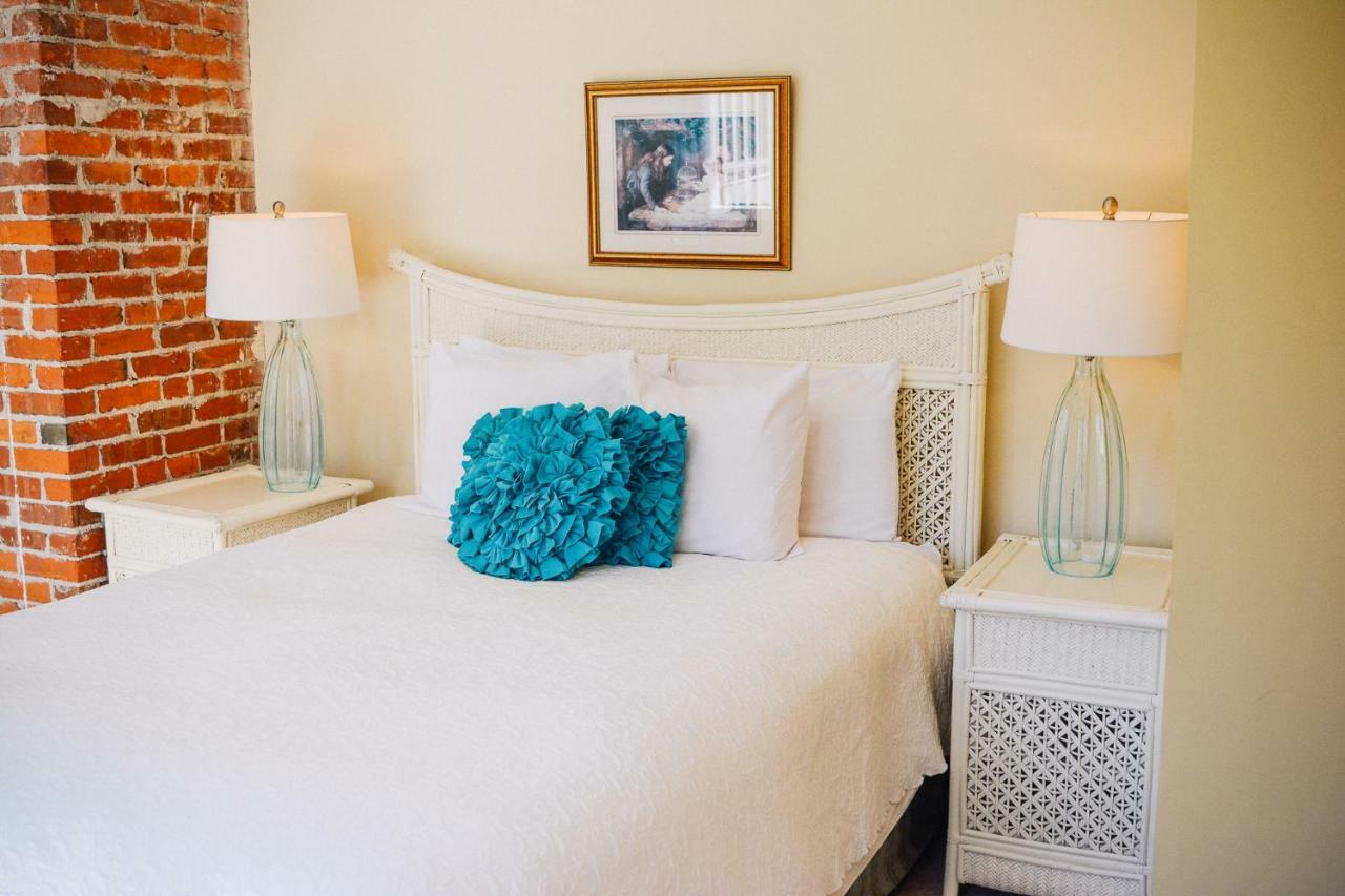 Dashwood Manor Seaside Bed & Breakfast Victoria Kültér fotó
