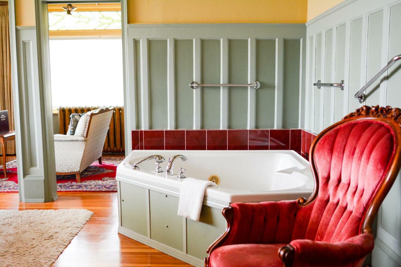 Dashwood Manor Seaside Bed & Breakfast Victoria Kültér fotó